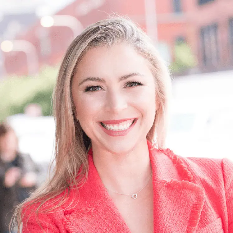 Courtney Rains Headshot
